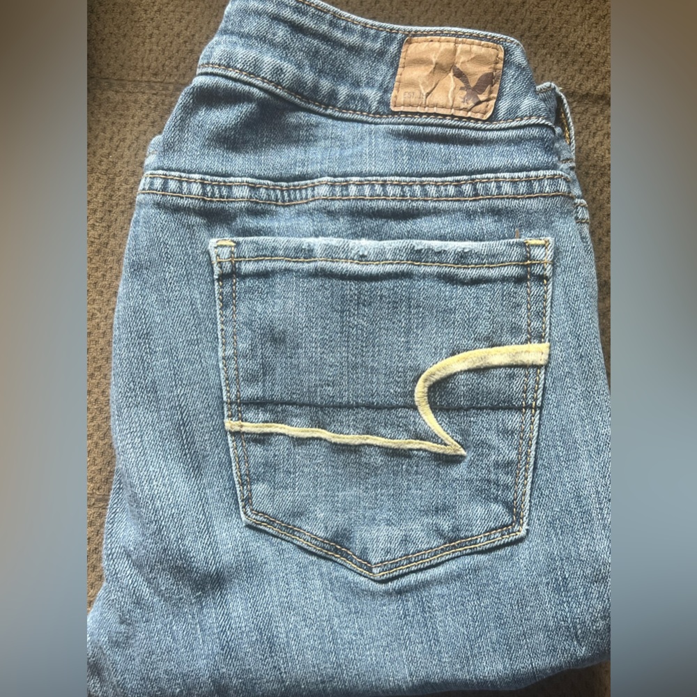American Eagle Skinny Stretch light wash 2 Regular - Picture 2 of 6